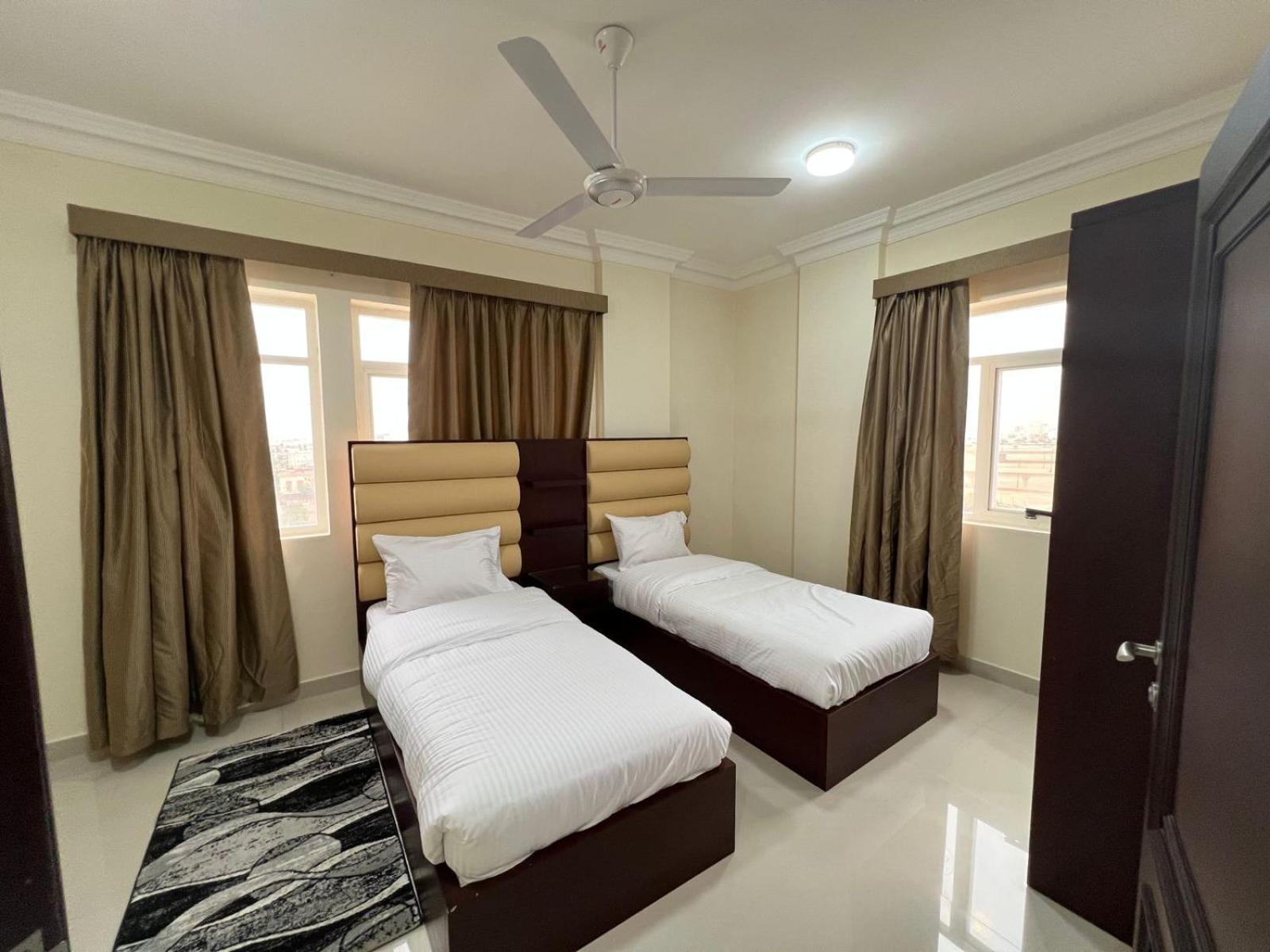 Red 10 - Razat Alard 2 Apartment Salalah Bagian luar foto